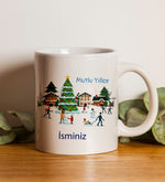 Yılbaşına Özel Kutusunda Kişiye Özel Baskılı Kupa & Alerya Premium Filtre Kahve & Metal Kutulu Mum & Ahşap Zeminli Mini Çam Ağacı & Godiva Çikolata Hediye Seti