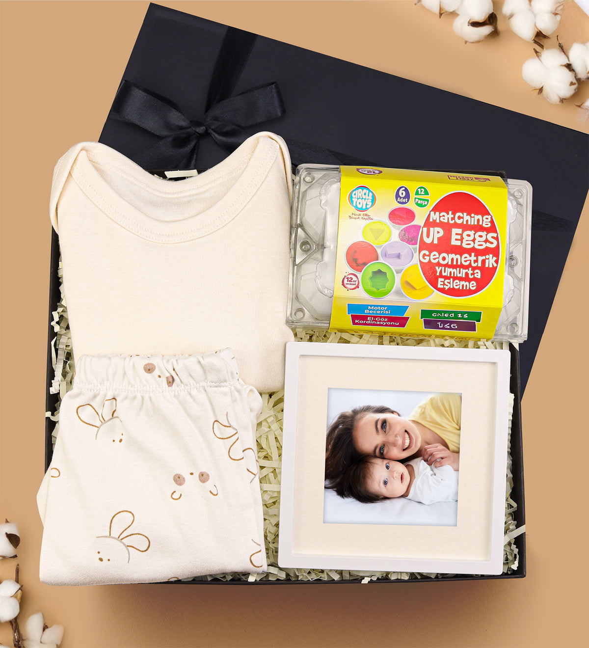 Tavşanlı Zıbın Takım & Paspartu Çerçeve & Geometrik Yumurta Eşleme Oyunu Yenidoğan Hediye Seti