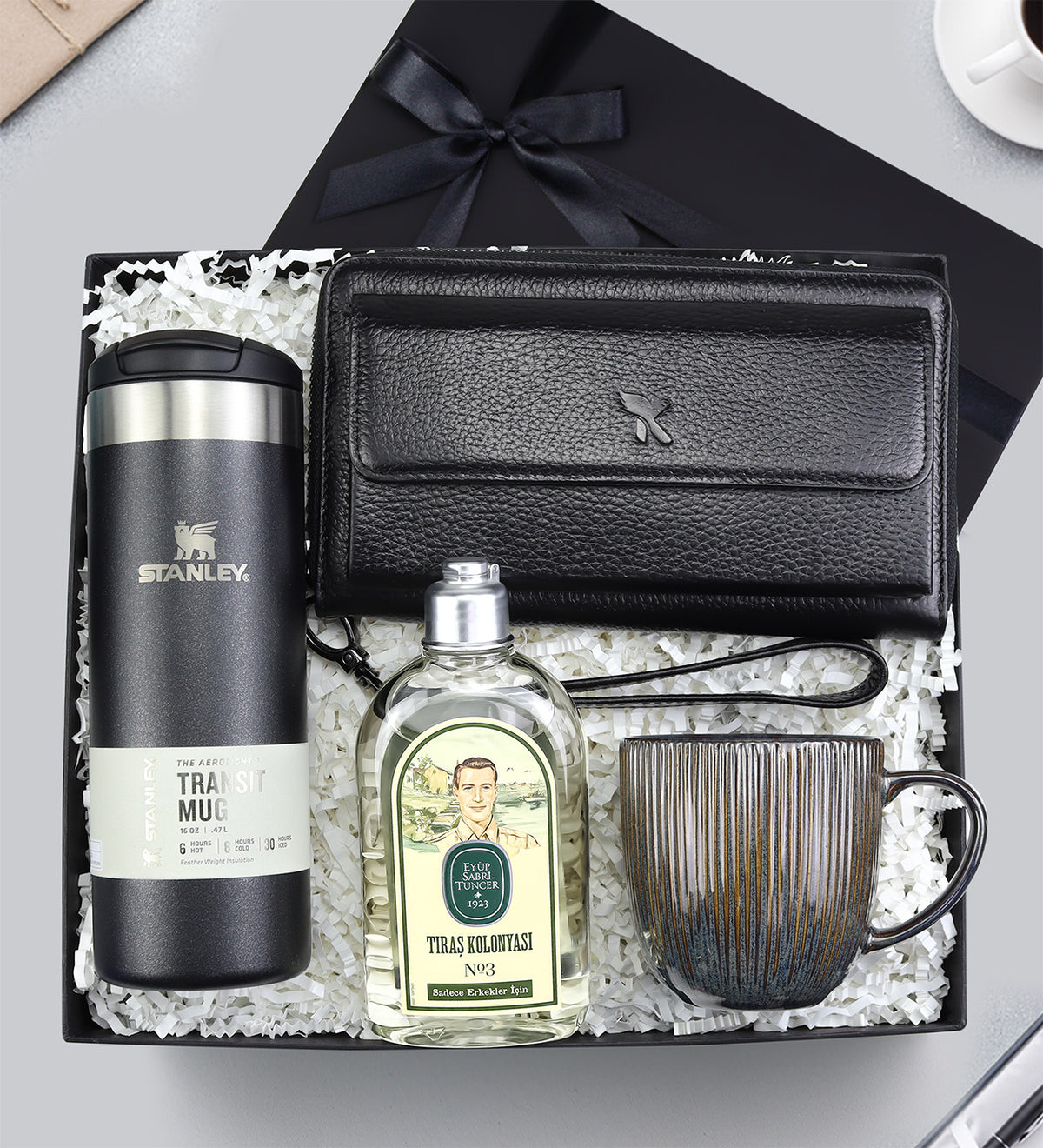 0,47 L Stanley & Hakiki Deri Cüzdan BC425 & Lacivert Porselen Kupa & Eyüp Sabri Tuncer Tıraş Kolonyası