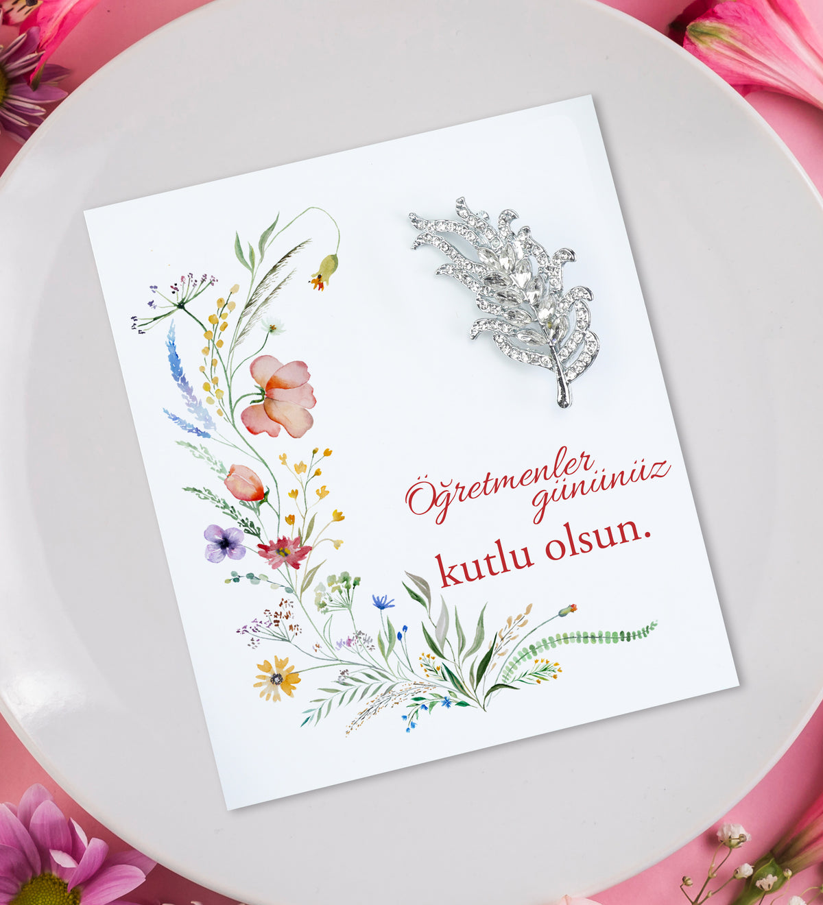 5 Adet Öğretmenler Günü Kartında Broş