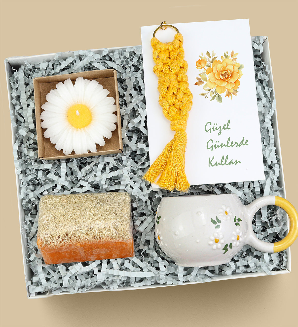 El Yapımı Bardak & Mum & Anahtarlık & Kabak Lifli Sabun Hediye Seti