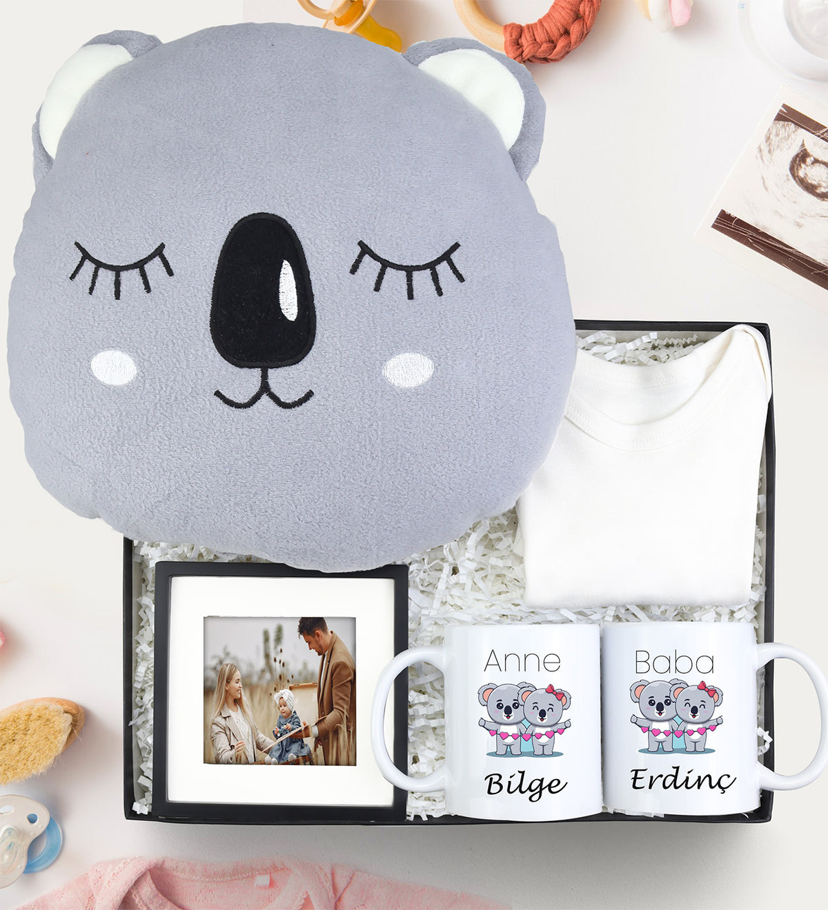Kişiye Özel Çerçeve & Peluş Koala Yastık & Kupa & Zıbın Yenidoğan Çift Hediye Seti