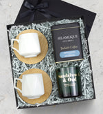 2 li Bambu Tabaklı Porselen Fincan &Selamlıque Türk Kahvesi & Mum Hediye Seti