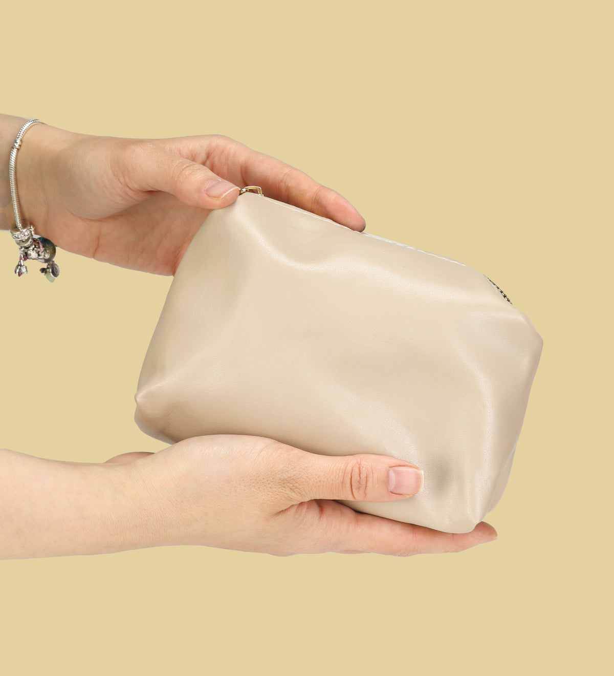 Bej Yavrulu Kadın Kol Çantası