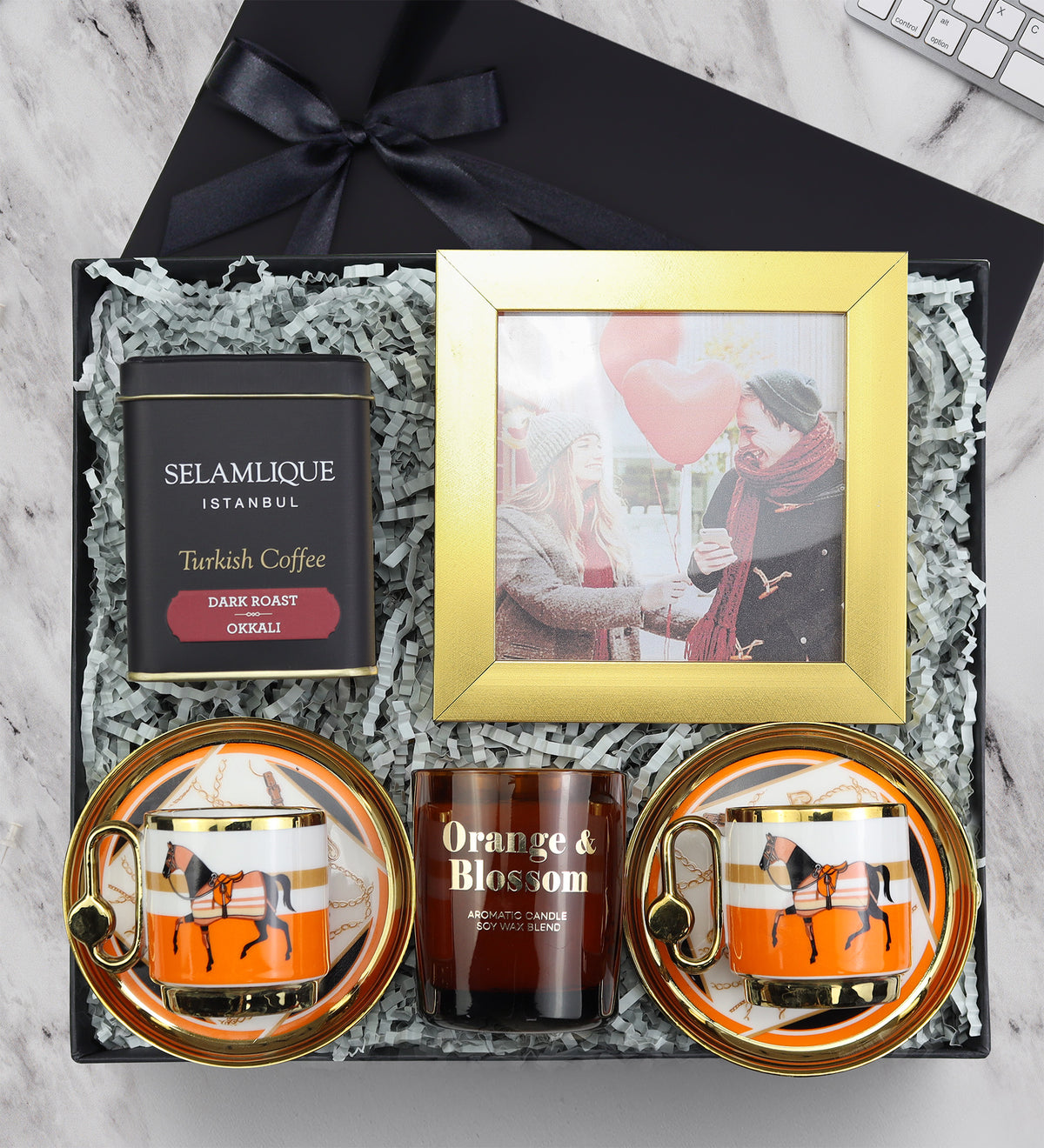 2 Adet Porselen Fincan & Mum & Çerçeve & Türk Kahvesi Hediye Seti