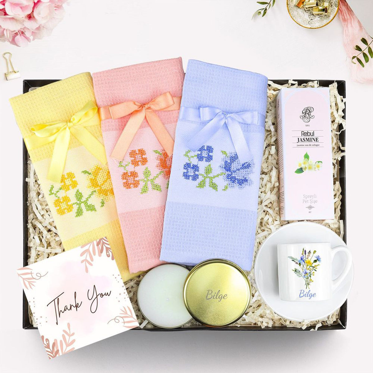 Kişiye Özel Tasarım Fincan & Gold Metal Kutulu Mum & 3'lü Mutfak Havlusu & Rebul Kolonya Hediye Seti