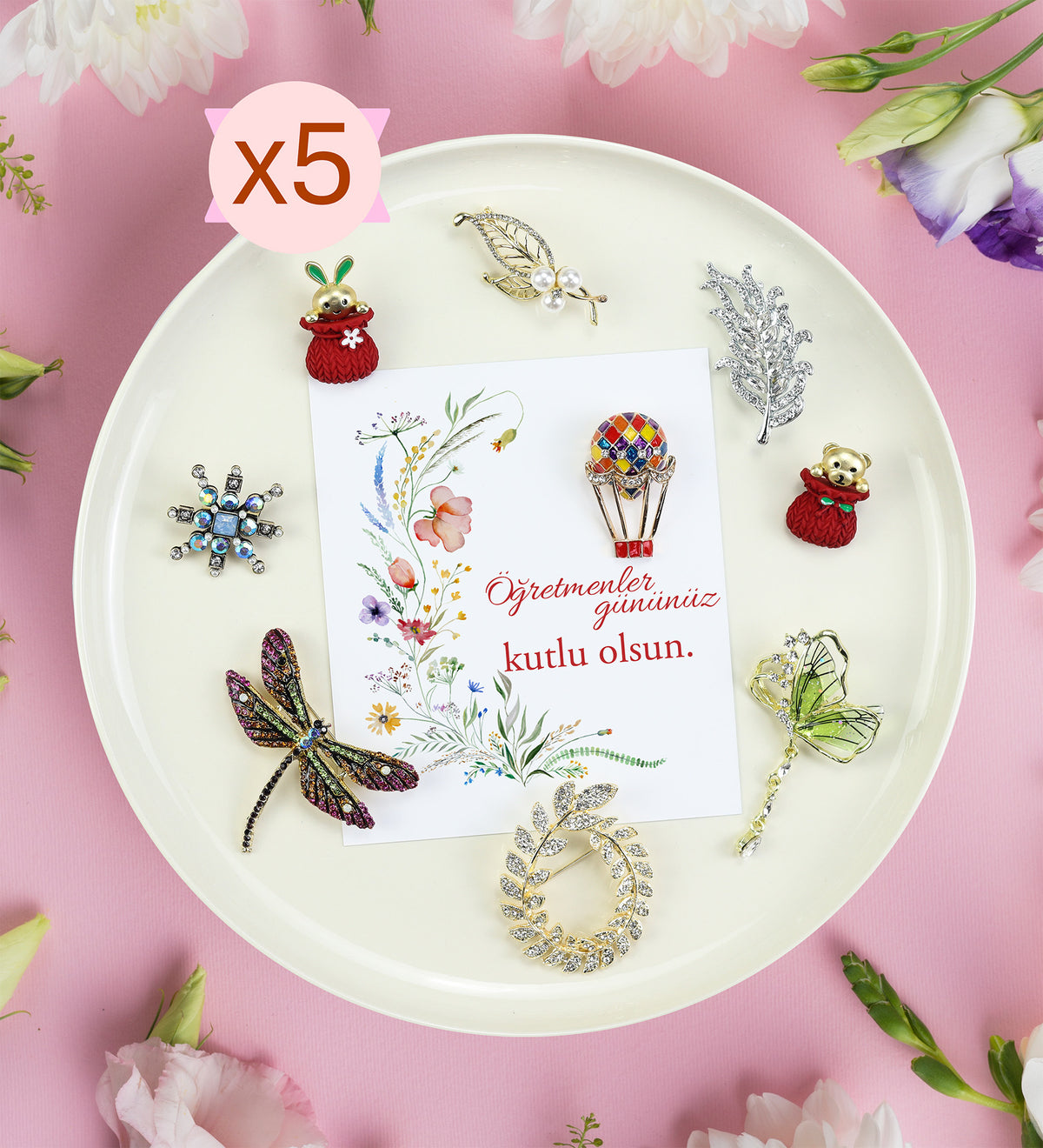 5 Adet Öğretmenler Günü Kartında Broş