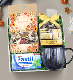 Bitki Çayı & Pastil & Lacivert Porselen Kupa & Godiva Çikolata Hediye Seti