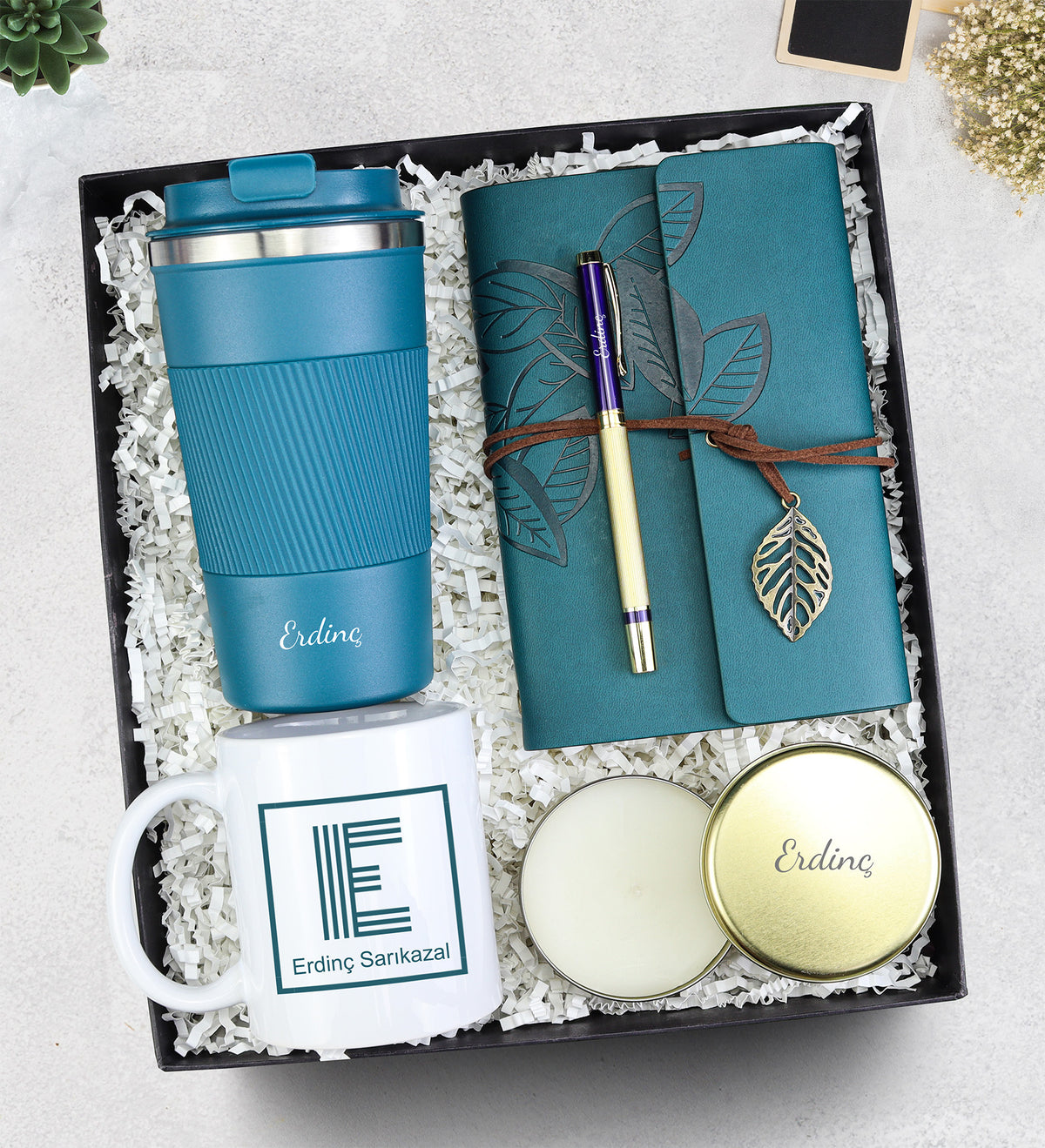 Silikon Halkalı 500 ml Siyah Termos & Anı-Seyahat Defteri & Gold Detaylı Roller Kalem & Kupa & Gold Metal Kutulu Mum Hediye Seti