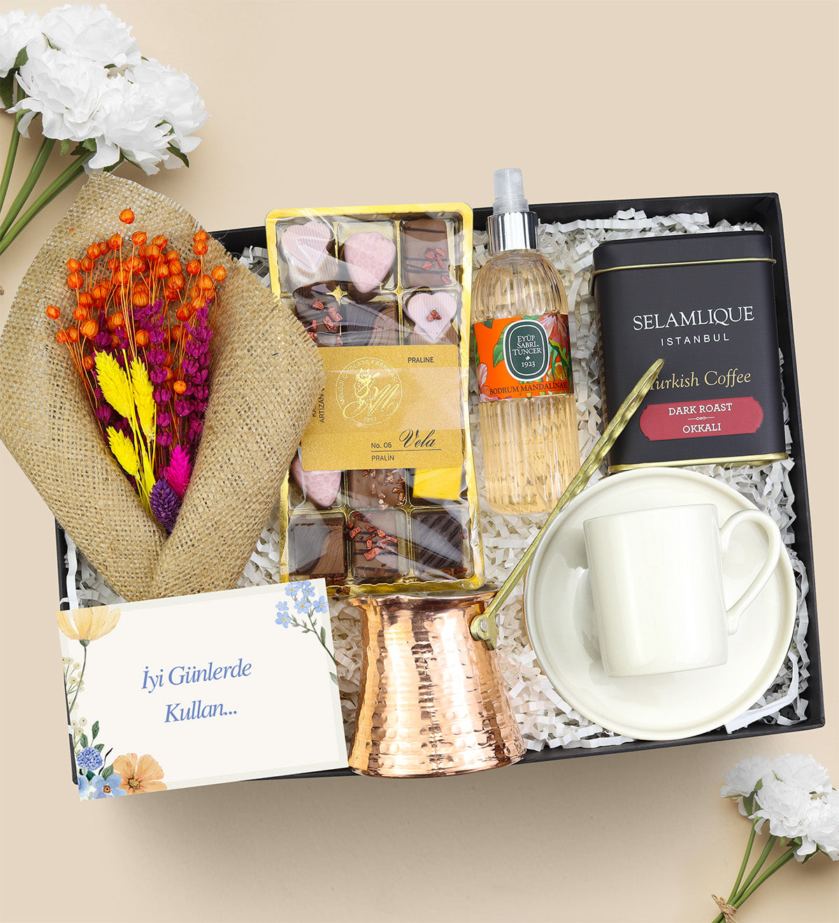 Canlı Sukulent Çiçek & Eyüp Sabri Tuncer Sprey Kolonya & Kurutulmuş Çiçek Buketi & Vela Çikolata & Bakır Cezve & Selamlıque Türk Kahvesi Hediye Seti