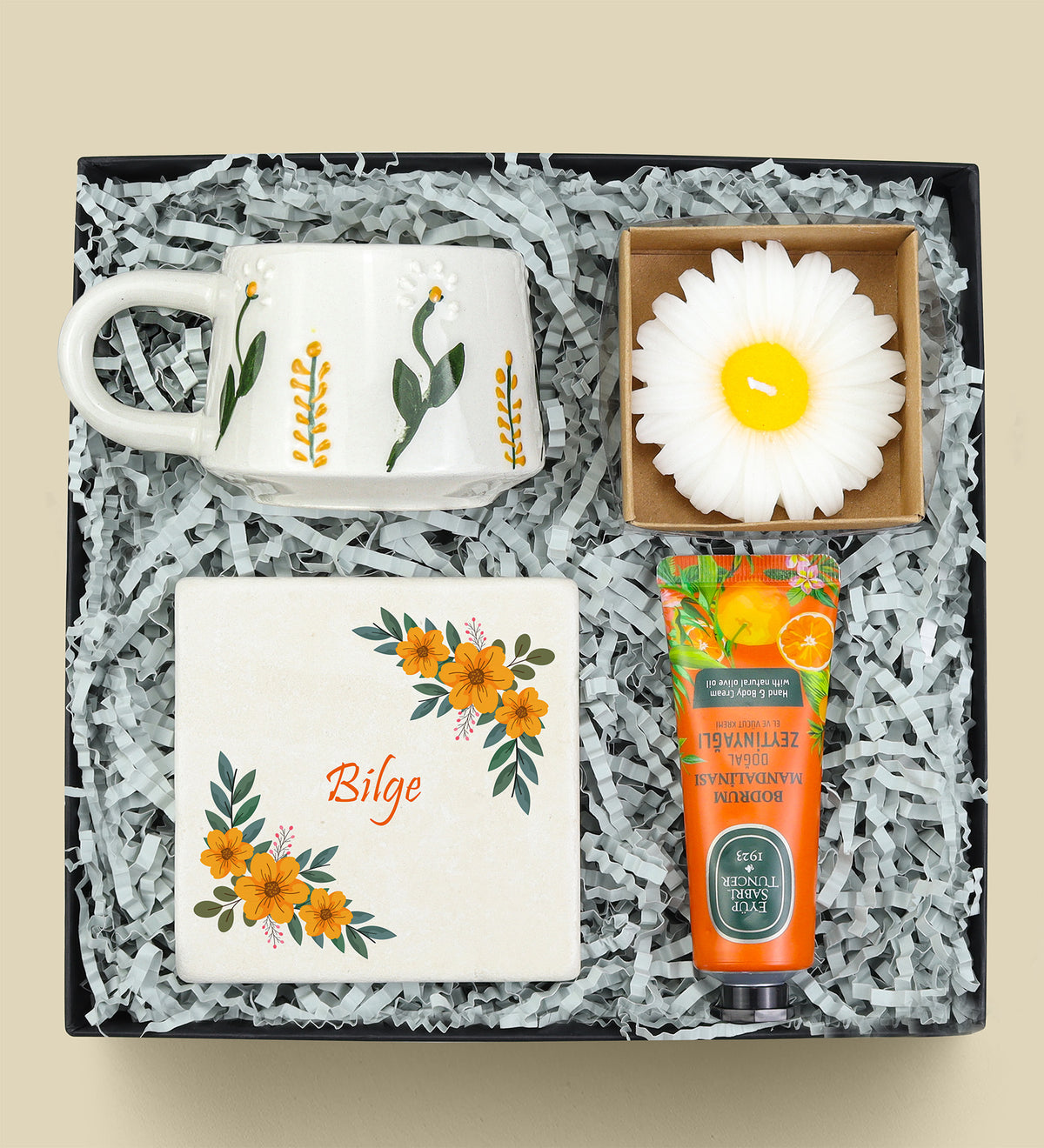 El Yapımı Kupa & Papatya Mum & Taş Bardak Altlığı & Eyüp Sabri Tuncer El ve Vücut Kremi Hediye Seti
