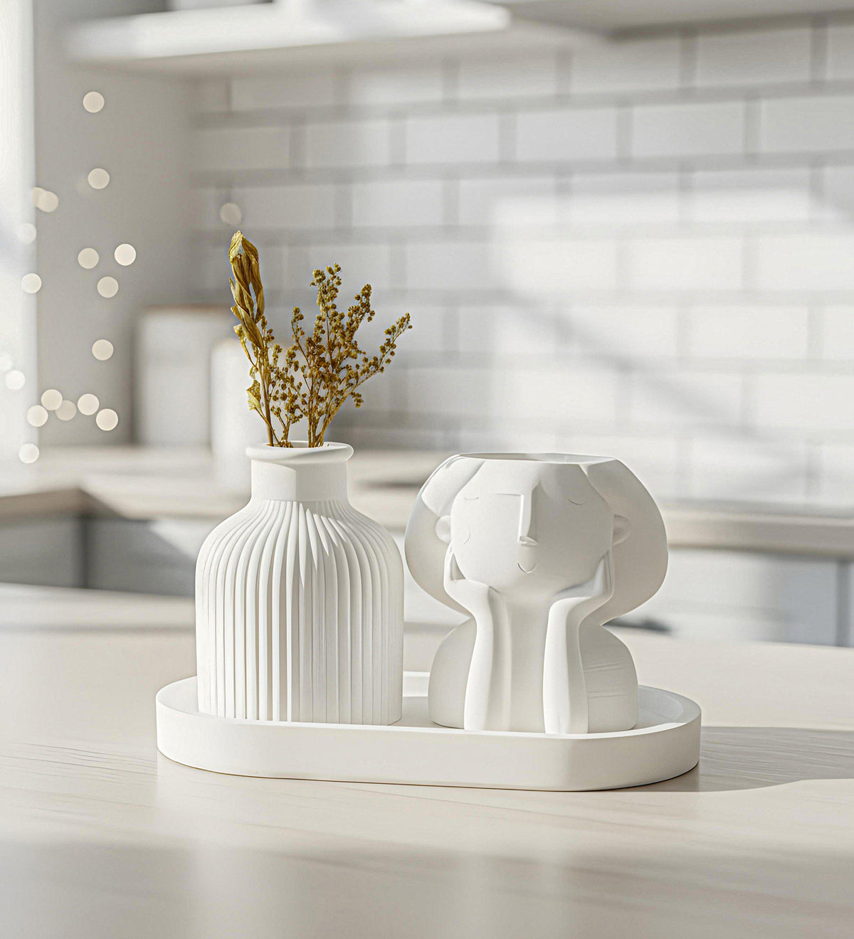 Dekoratif Standlı Alçı Kız ve Vazo Biblo