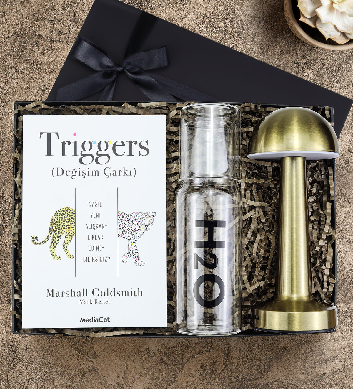 Kitap & Lamba & Cam Başucu Sürahisi Hediye Seti