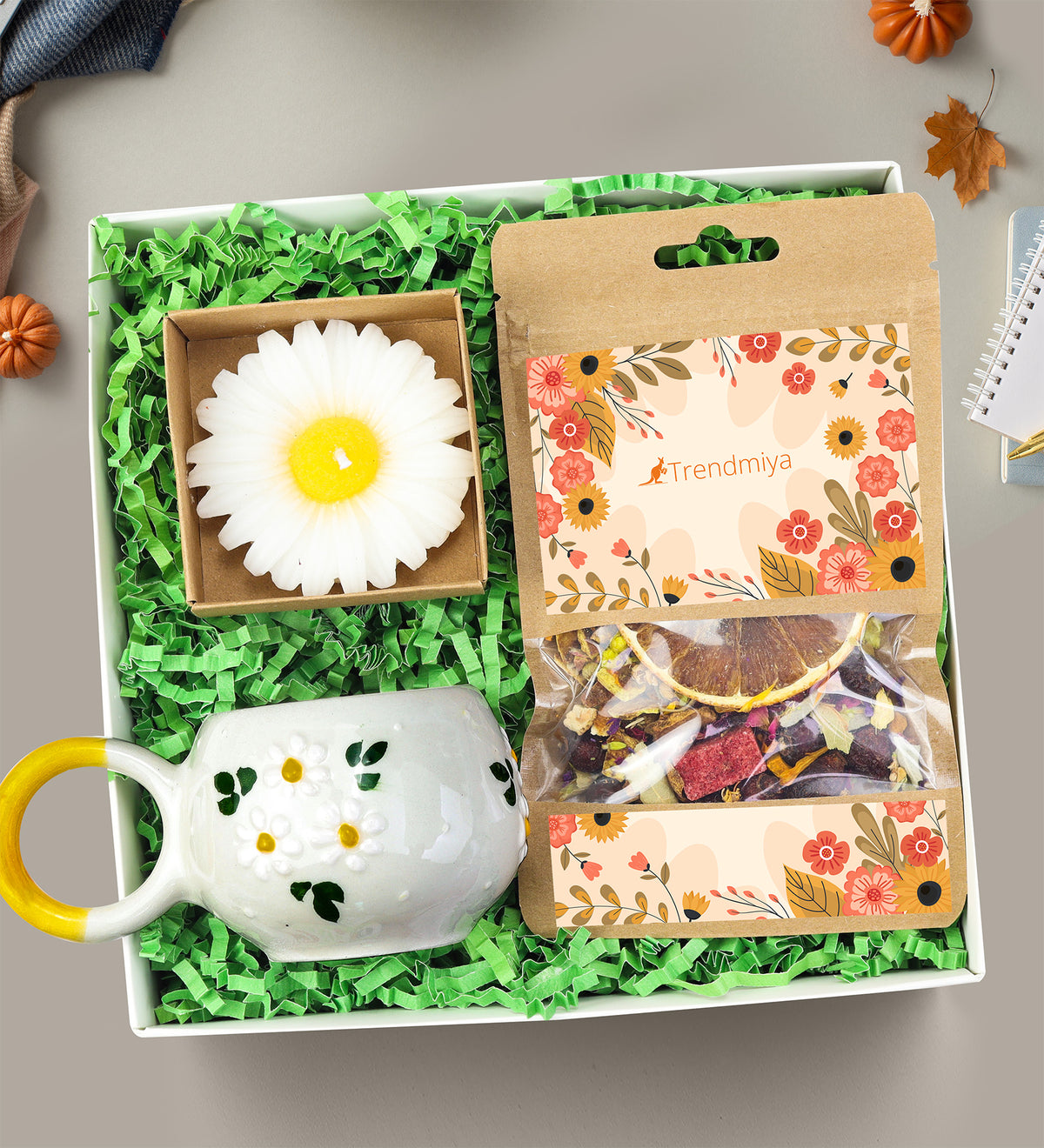 Bitki Çayı & El Yapımı Kupa & Papatya Mum Hediye Seti