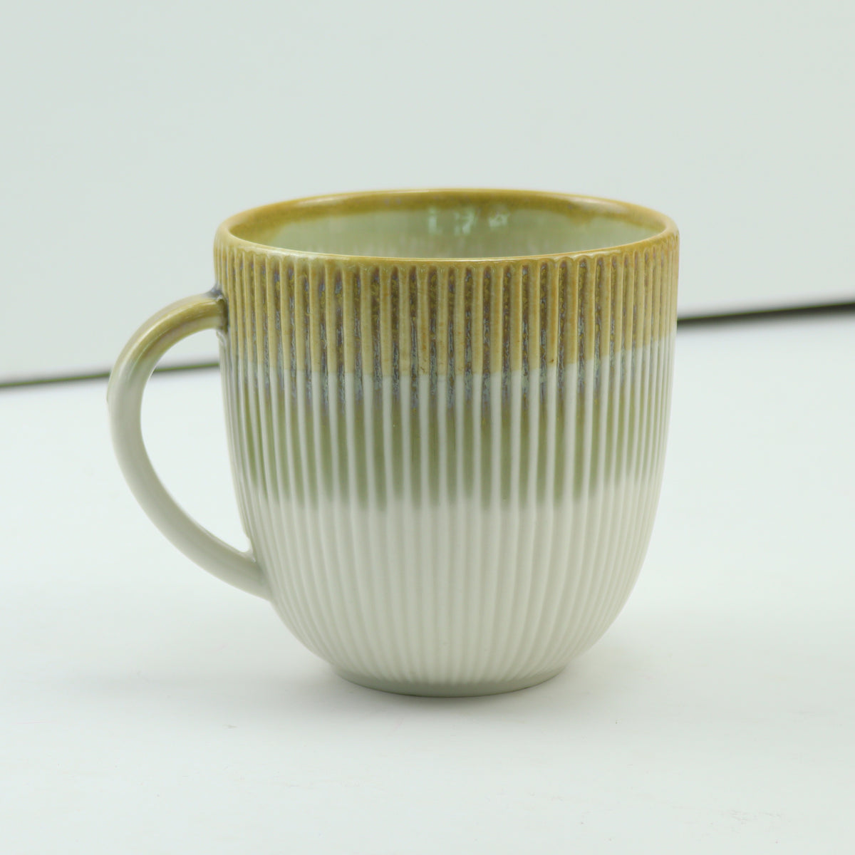 Bitki Çayı & Porselen Kupa & Bademli Kurabiye Hediye Seti