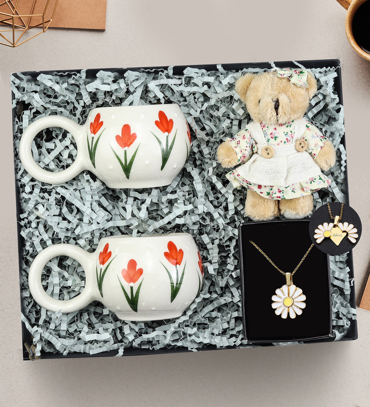 Kişiye Özel Papatya Kolye & 2'li El Yapımı Kupa & Ayıcık Anahtarlık Hediye Seti