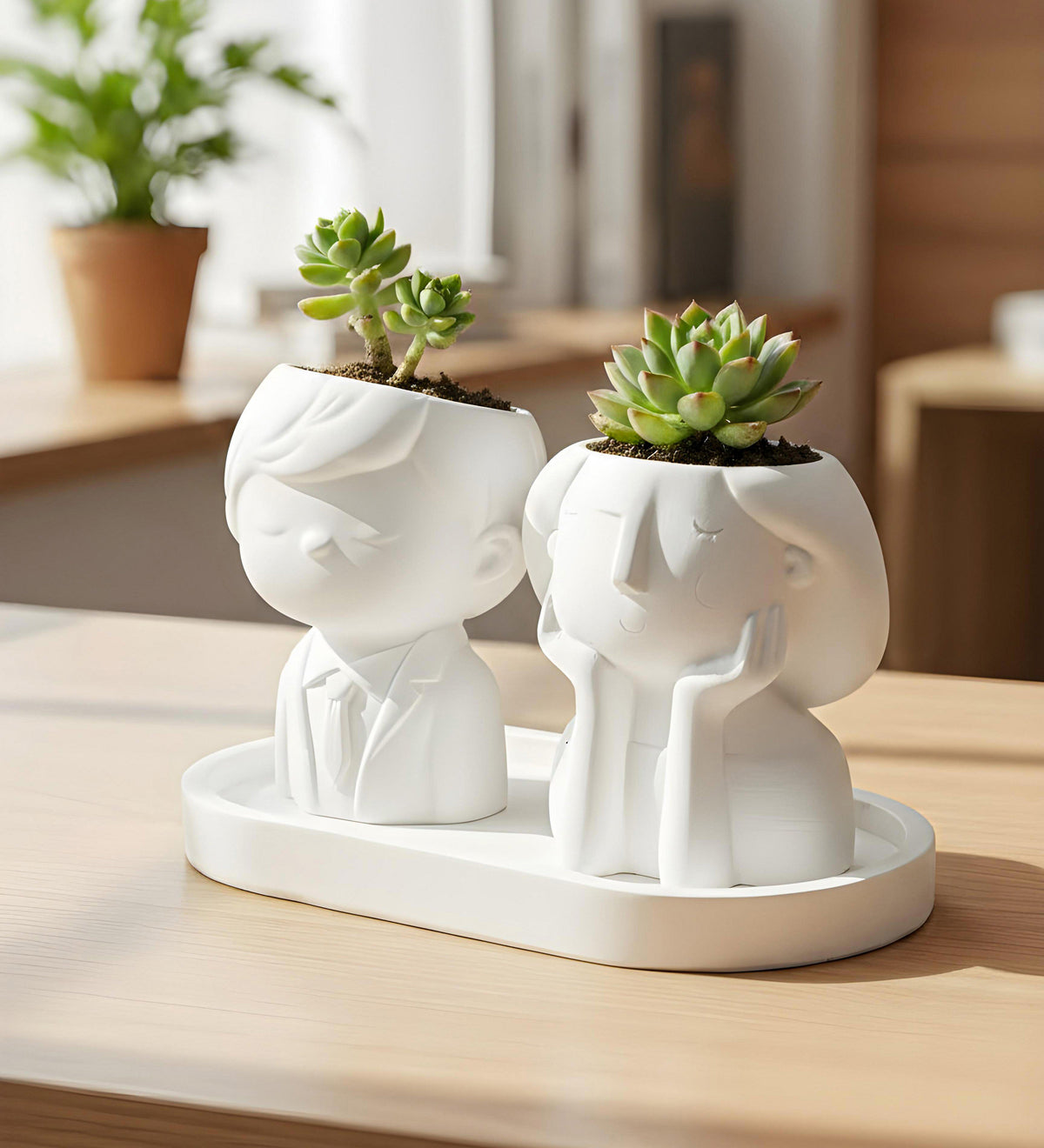 Dekoratif Standlı Alçı Kız ve Erkek Figür Saksı Biblo Seti