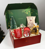 Yılbaşı Kutusunda Mutlu Yıllar Kupa & Ahşap Zeminli Mini Çam Ağacı & Yılbaşı Kar Küre & Metal Kutulu Mum & Mehmet Efendi Türk Kahvesi & Godiva Napoliten Çikolata