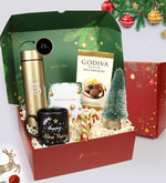 Yılbaşı Kutusunda 500 ML Gold Renk Dereceli Termos & Happy New Year Kupa & 2'li Baston Şeker & Ahşap Zeminli Mini Çam Ağacı & Godiva Çikolata