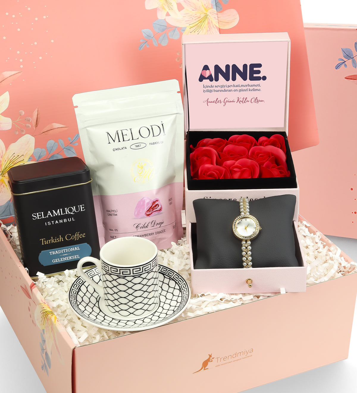 Pembe Gül Kutusu & Türk Kahvesi & Kadın Saati & Fincan & Melodi Çilek Draje Hediye Seti