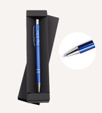 Kişiye Özel Beyaz Defter & Gümüş Renk Detaylı Mavi Tükenmez Kalem & Ham Bez Çanta & Yılbaşı Temalı Metal Kutulu Mum & Yılbaşı Baskılı Kupa Hediye Seti