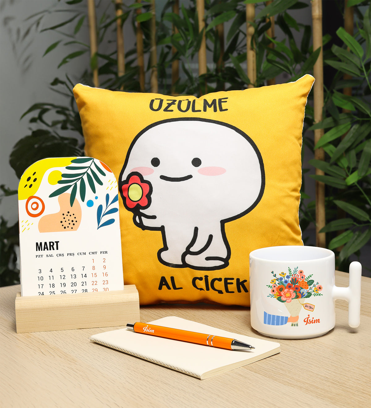Motto Yastık & Takvim & Dikişli Not Defteri & Kalem & T Kupa Hediye Seti