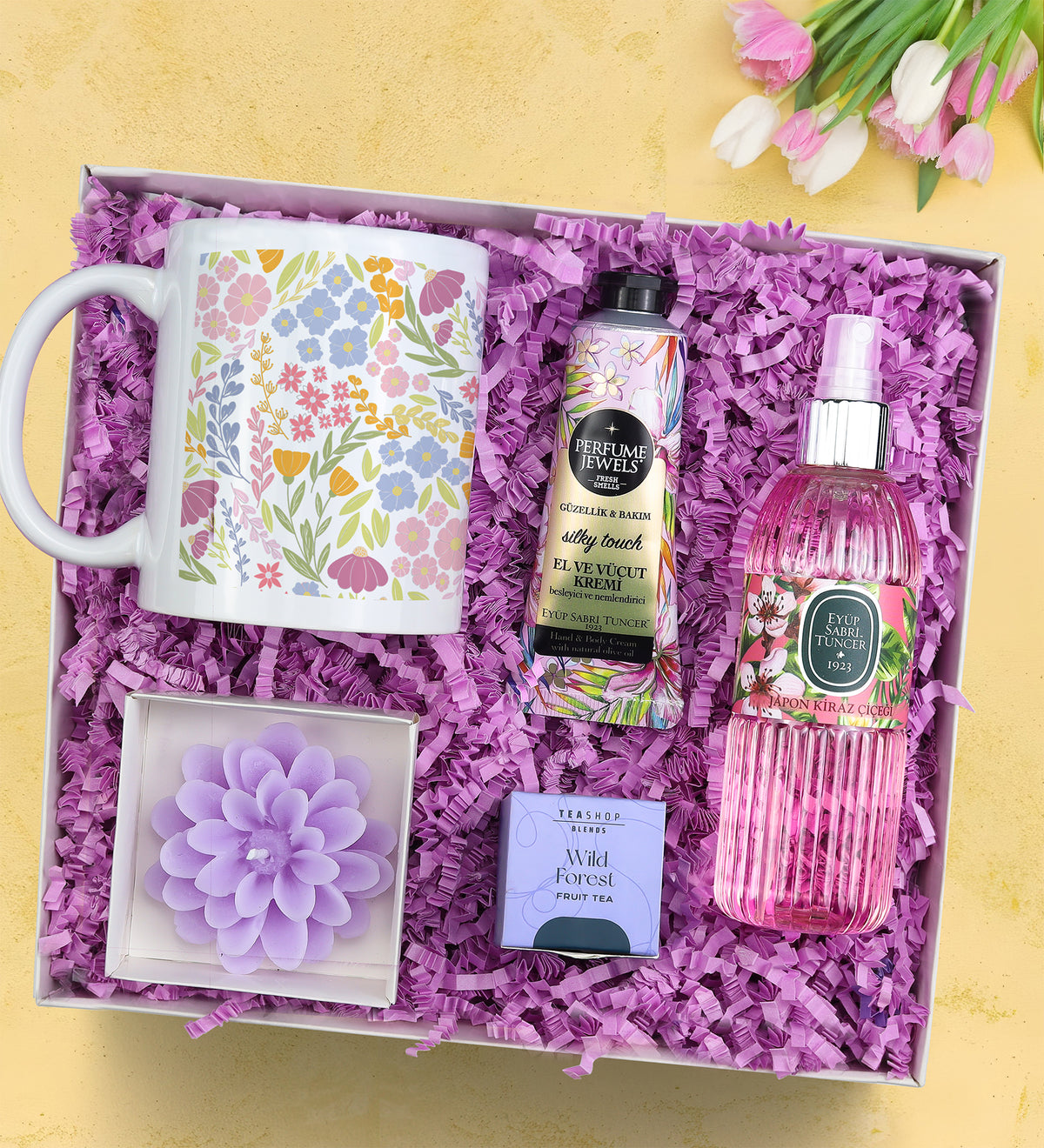 Kişiye Özel Kupa & Eyüp Sabri Tuncer 150ml Kolonya & El Ve Vucüt Kremi & Teashop Bitki Çayı & Lotus Mum Hediye Seti