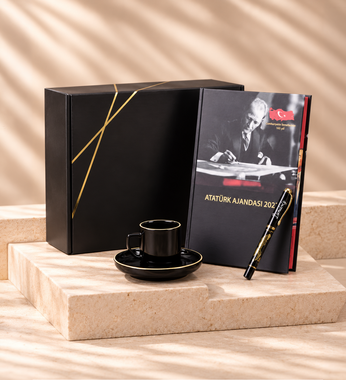 Atatürk Yeni Yıl Ajanda & Atatürk Kabartmalı Roller Kalem & Gold Detay Siyah Fincan Hediye Seti
