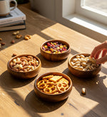 Geyik Kesme Tahtası & Yıldız Kulp Kupa & 4'lü Çerez Tabağı & Premium Çikolata & Ahşap Zeminli Mini Çam Ağacı & Karışık Kuruyemiş