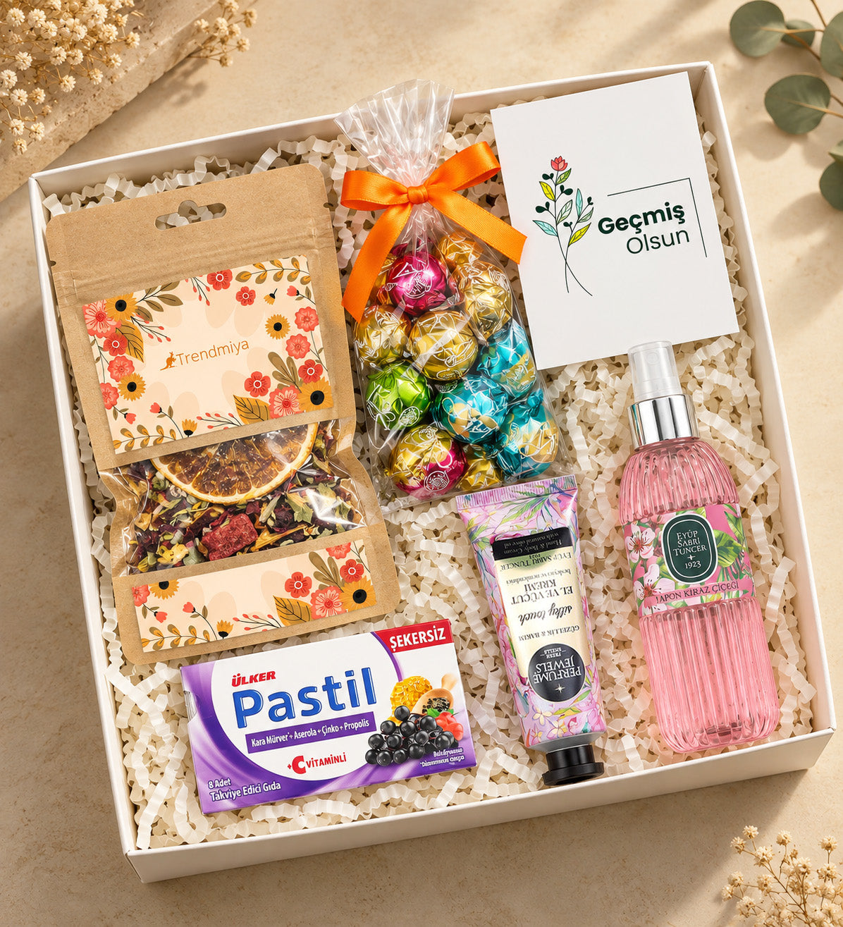 Trendmiya Bitki Çayı & Lavi Çikolata & Eyüp Sabri Tuncer 150ml Kolonya & El Ve Vucüt Kremi & Ülker Pastil Hediye Seti
