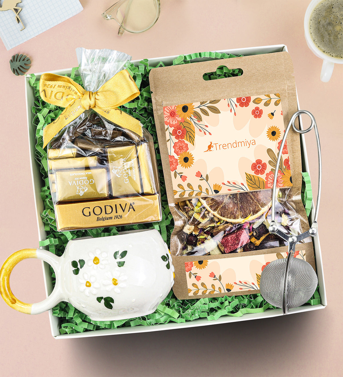 Godiva Çikolata & Bitki Çayı & Demleme Aparatı & El Yapımı Kupa Hediye Seti