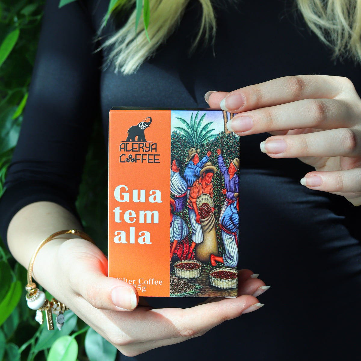 Kitap & Tütsü & Kupa & Mum & Kahve Premium Hediye Seti