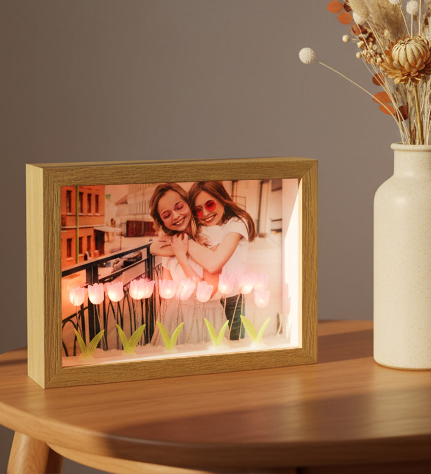 Led Işıklı Mor Lale Fotoğraf Çerçevesi