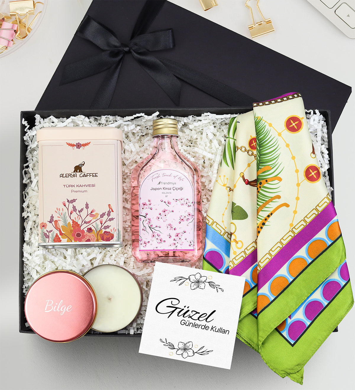 Kadınlar Günü Kahve Mum Fular Kadına Hediye Seti