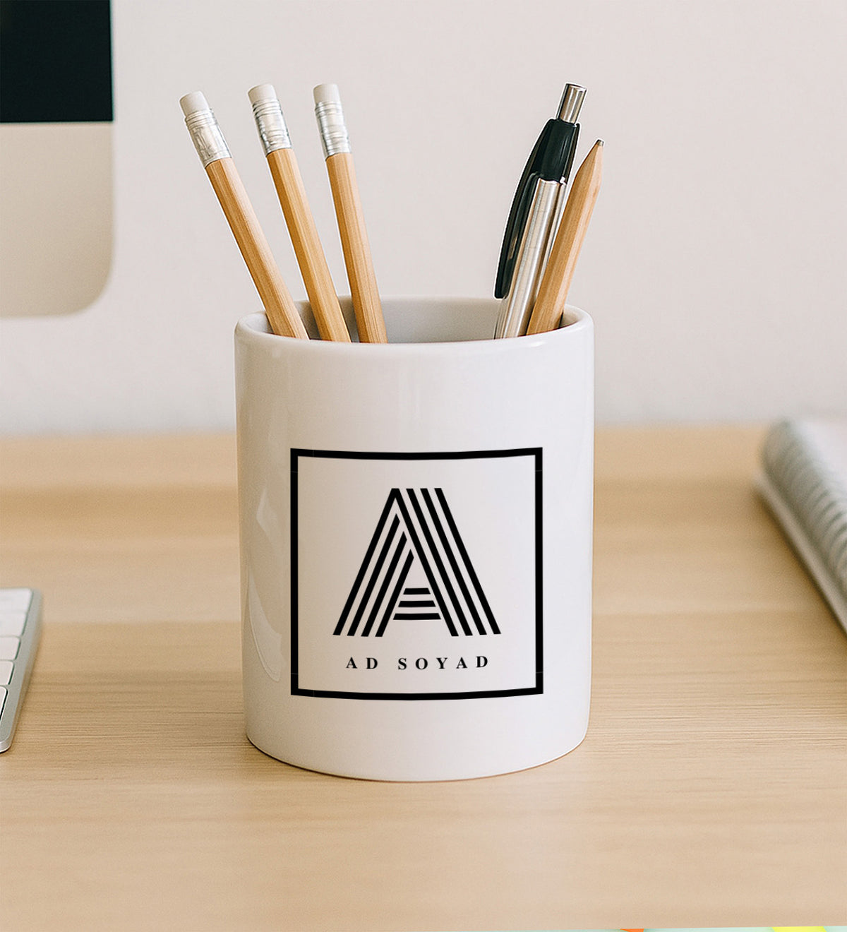 Siyah Defter & Tükenmez Kalem & Takvim & Kupa & Kalemlik & Metal Kutulu Mum Hediye Seti