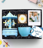 Kişiye Özel İnstagram Çerçeve & Atlı Karınca Müzik Kutusu & Papatya Mum & Mavi Fincan Hediye Seti