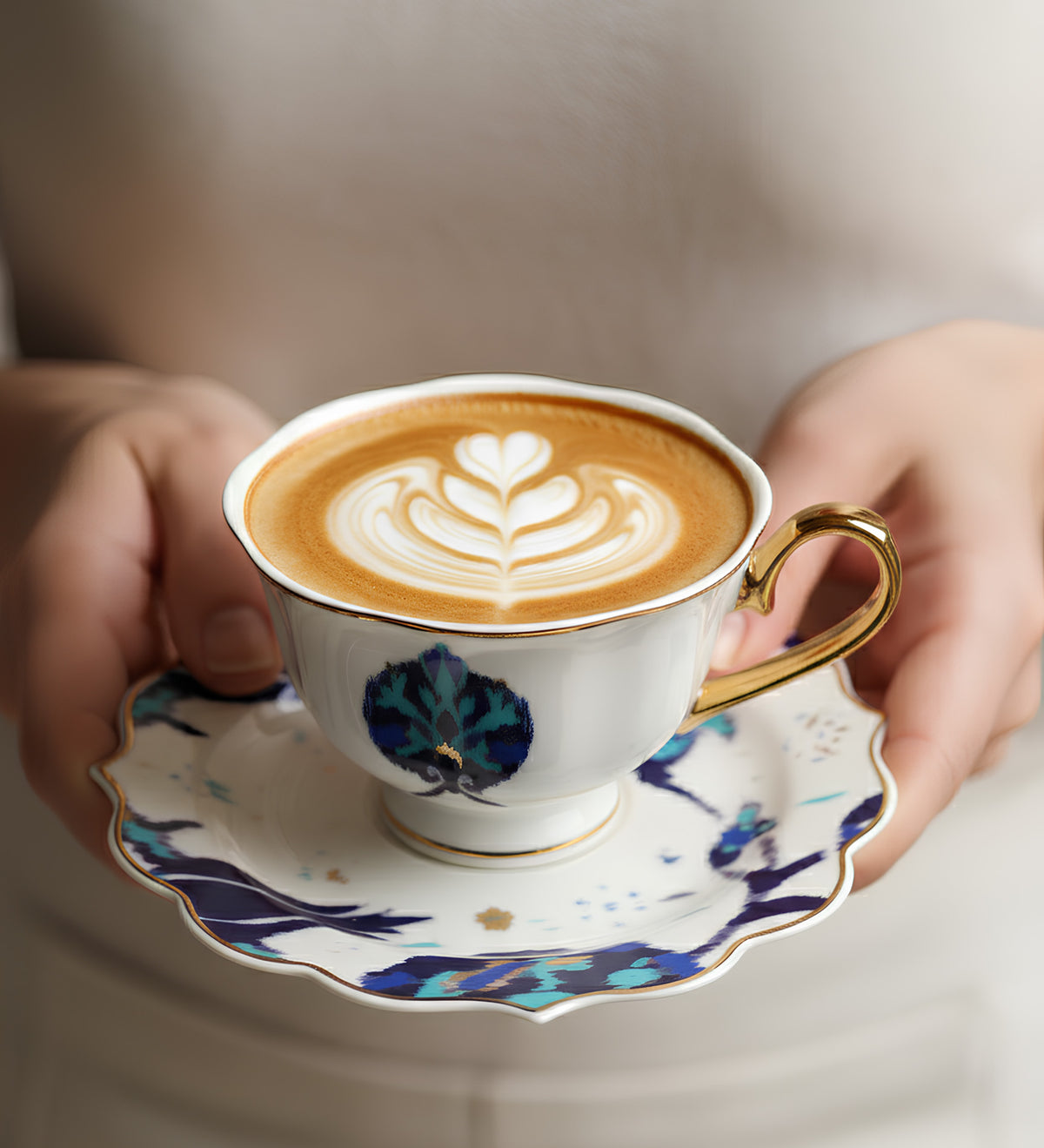 Porselen Çay Fincanı Fular Krem Kadına Hediye Kutusu