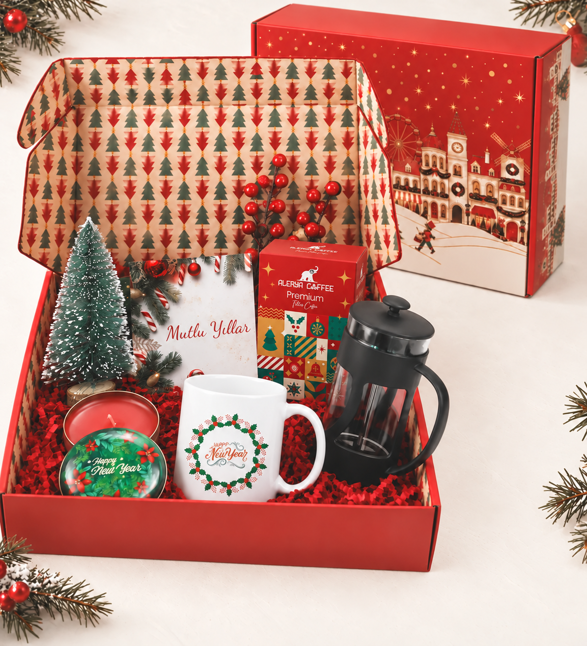 Mutlu Yıllar Kutusunda Baskılı Kupa & Siyah French Press & Alerya Yılbaşı Premium Filtre Kahve & Ahşap Zeminli Mini Çam Ağacı & Yılbaşı Temalı Metal Kutulu Mum