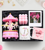 Kişiye Özel İnstagram Çerçeve & Atlı Karınca Müzik Kutusu & Pembe Bubble Mum & Kupa Hediye Seti