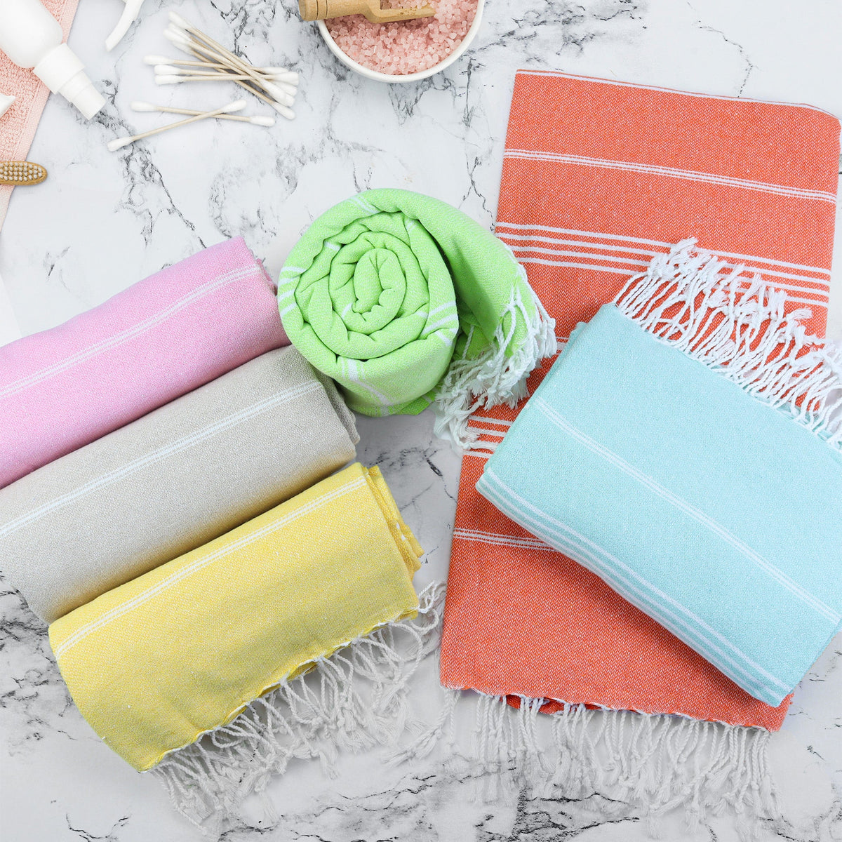 Eyüp Sabri Tuncer El ve Vücut Kremi & Peştemal & Lotus Mum & Metal Kutulu Mum & Trendmiya Japon Kiraz Çiçeği Kolonyası Hediye Seti