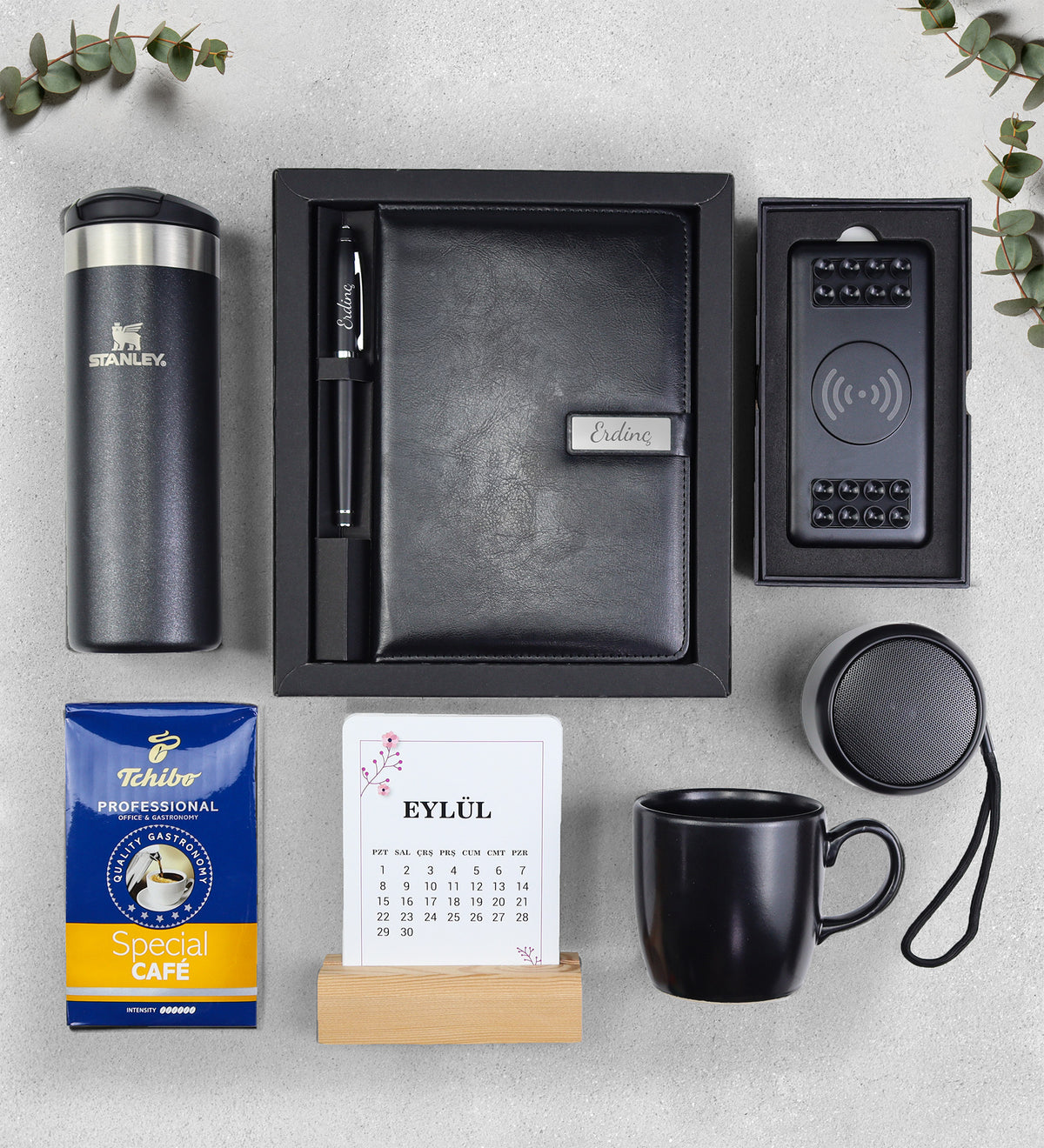 Stanley & Büyük Boy Defter Kalem Set & Hoparlör & Vakumlu Powerbank & Tchibo Kahve & Takvim & Siyah Kupa Hediye Seti