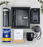 Stanley & Büyük Boy Defter Kalem Set & Hoparlör & Vakumlu Powerbank & Tchibo Kahve & Takvim & Siyah Kupa Hediye Seti