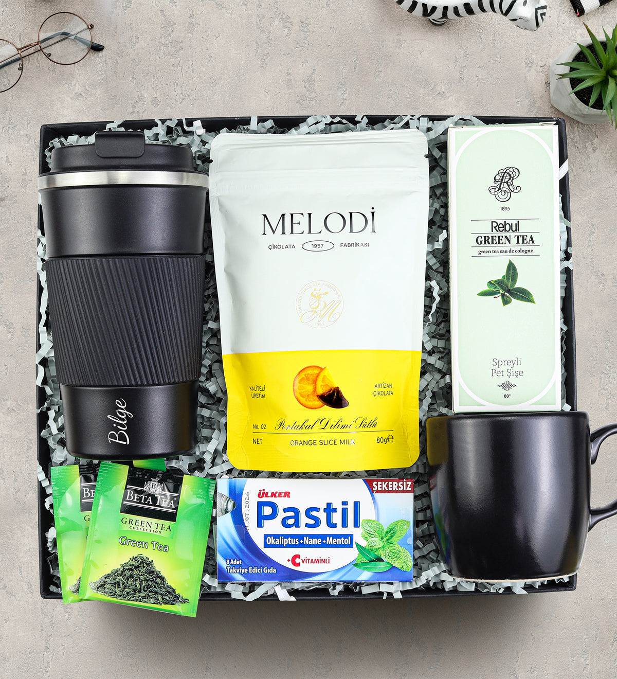 Siyah Silikonlu Termos & Melodi Draje & Rebul Kolonya & Siyah Kupa & Ülker Pastil & 2'li Yeşil Çay Hediye Seti
