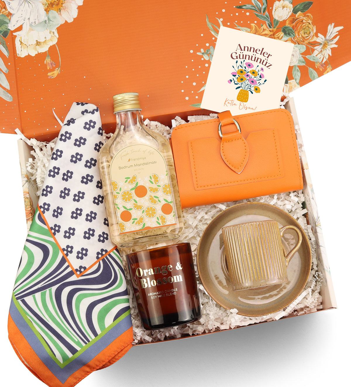 Kadın Cüzdan & Porselen Fincan & Kolonya & Rakle Mum & Fular Hediye Seti