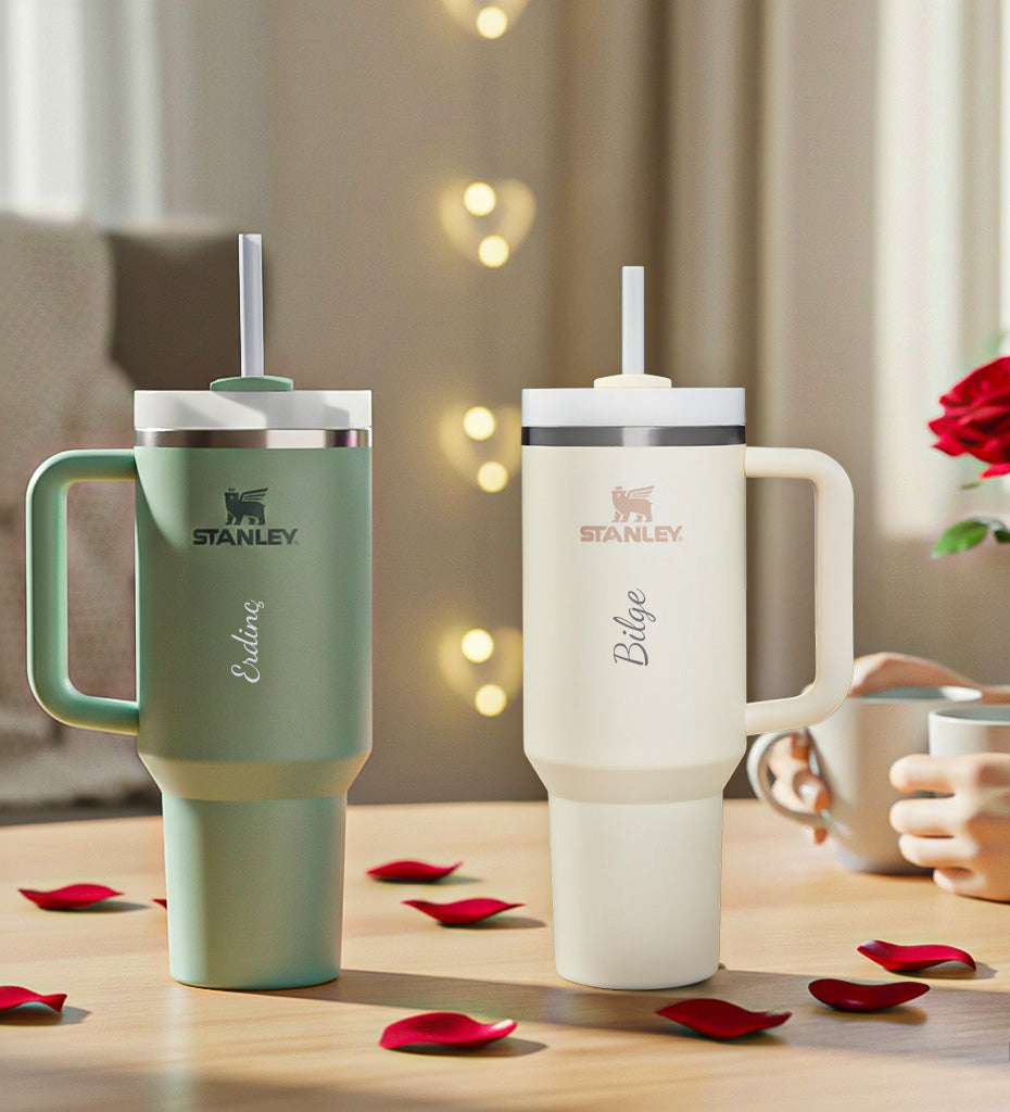 Çiftlere Özel 2'li Yeşil & Krem Stanley Termos Quencher H2.O FlowState 1.18L Hediye Seti