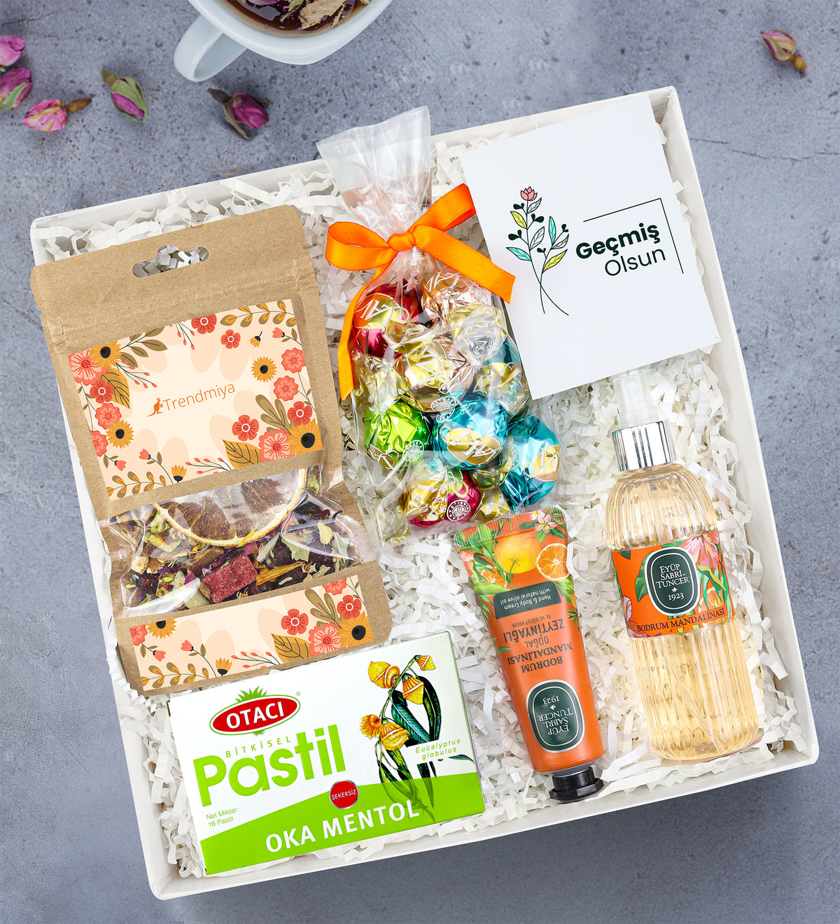 Trendmiya Bitki Çayı & Lavi Çikolata & Eyüp Sabri Tuncer 150ml Kolonya & El Ve Vucüt Kremi & Otacı Pastil Hediye Seti