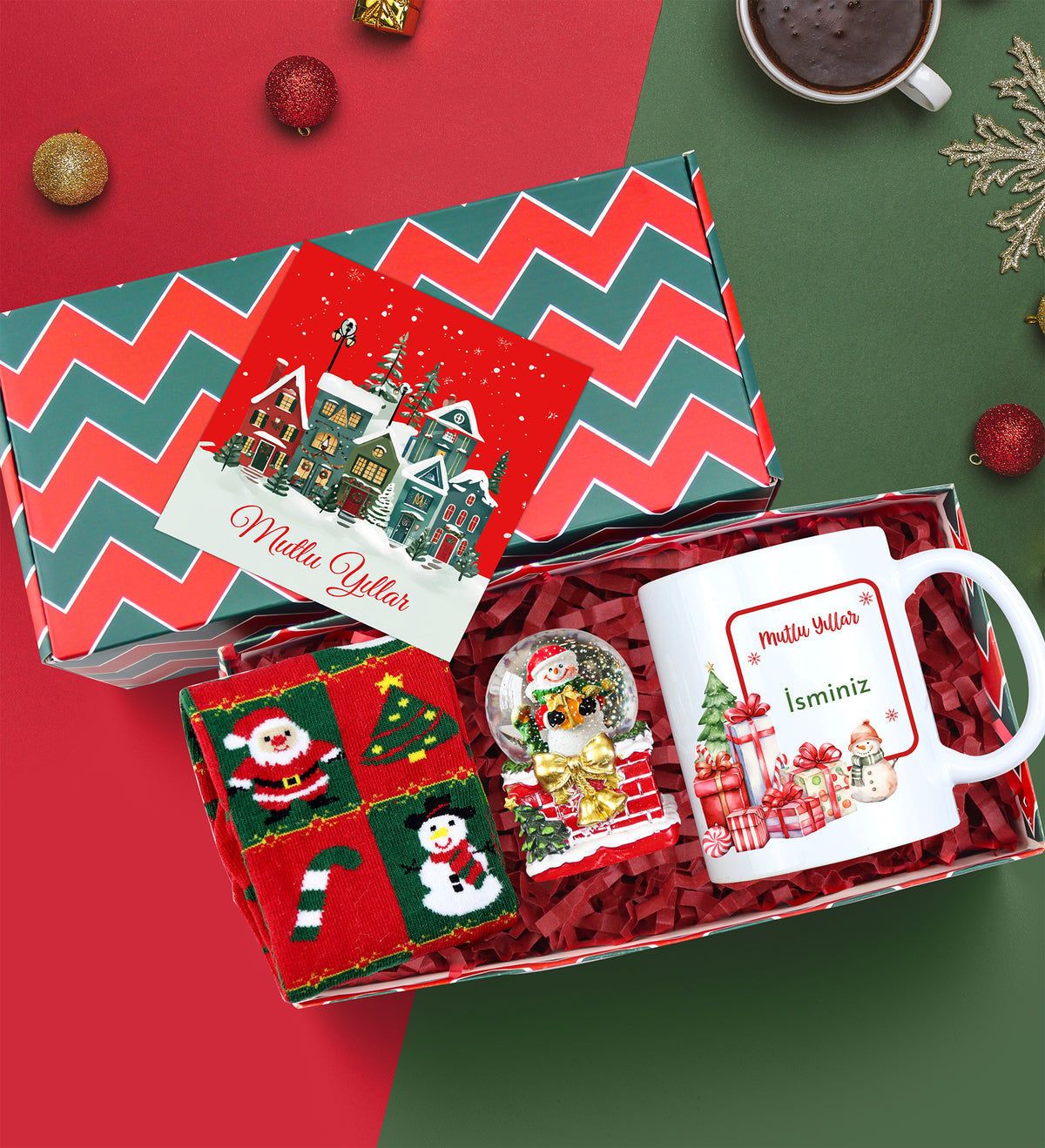 Kar Küresi & Baskılı Kupa & Yılbaşı Çorabı Hediye Seti