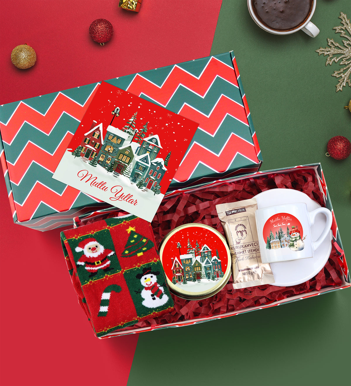 Metal Mum & Baskılı Fincan & Yılbaşı Çorabı Hediye Seti