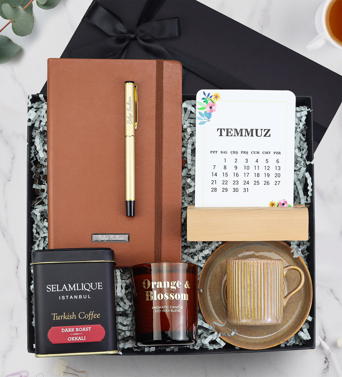 Kahverengi Defter & Gold Roler Kalem & Takvim & Fincan & Mum & Selamlıque Hediye Seti