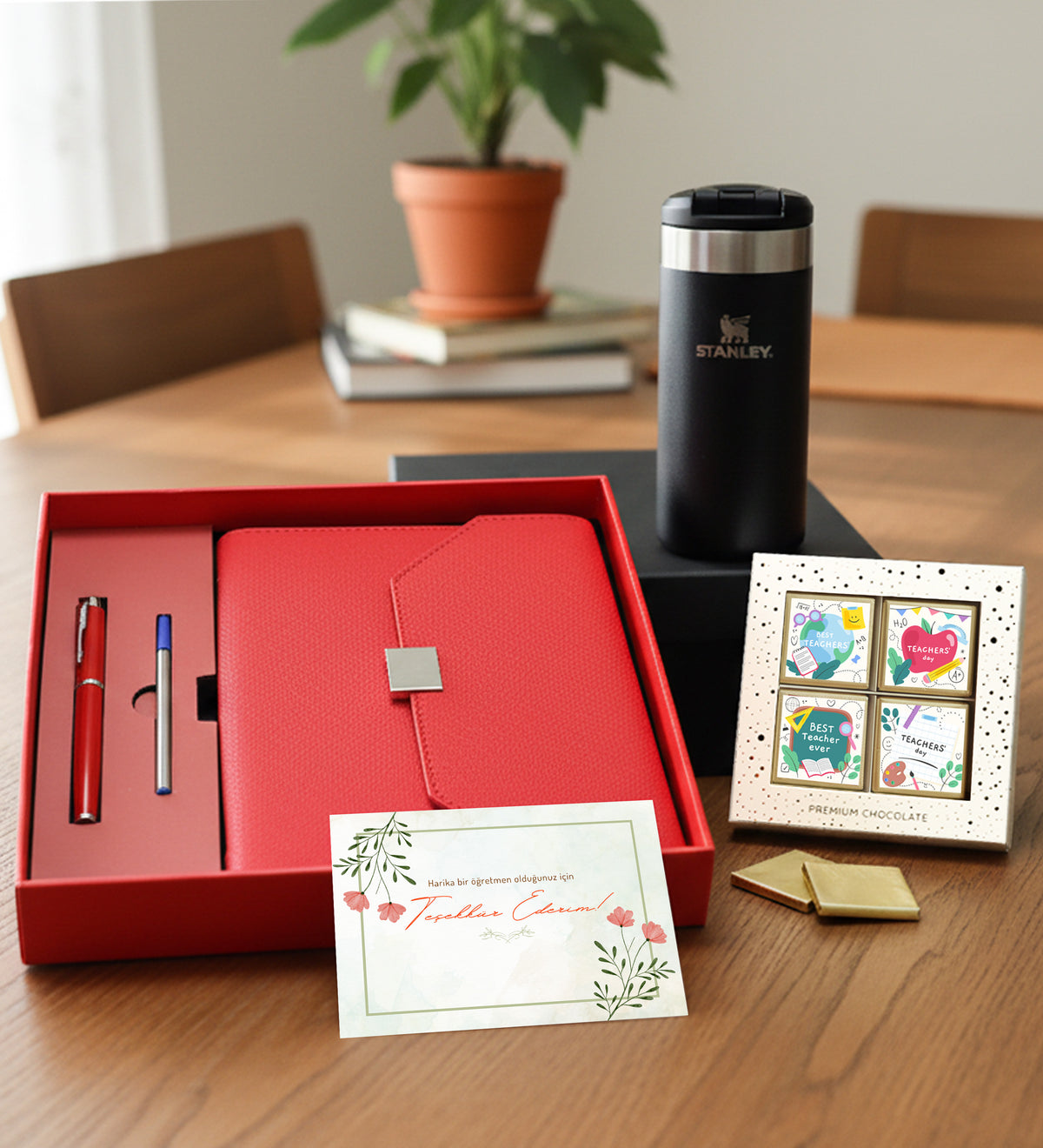 Kutulu Defter Kalem Seti & Stanley 0,35 L & Premium Madlen Öğretmen Çikolata Hediye Seti